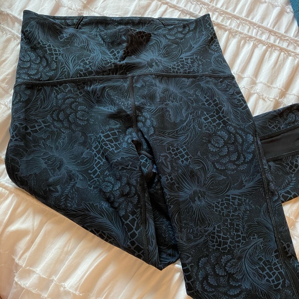 Lululemon cropped leggings with mesh detail